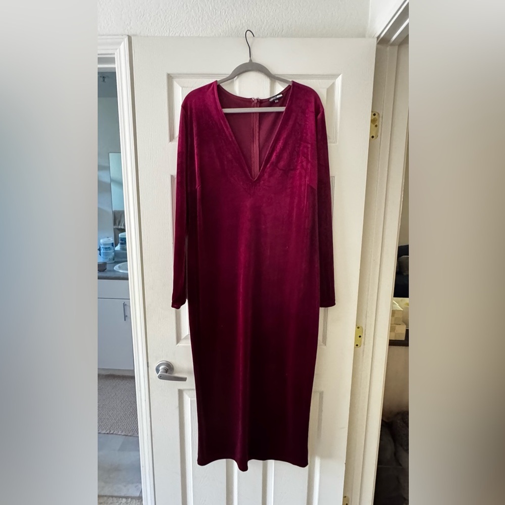 Women's Fashion Nova  Deep Pink Velvet Dress